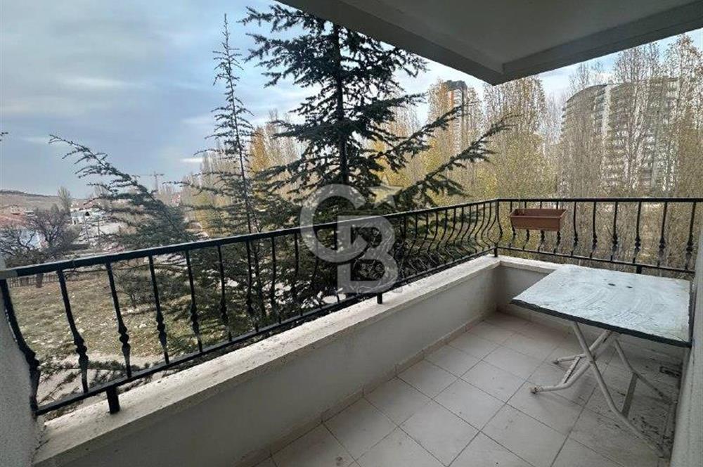 Alacaatlı Cad. 170 m², 4+1, 3 Balkonlu, Kiralık 1.Kat (Ara Kat)