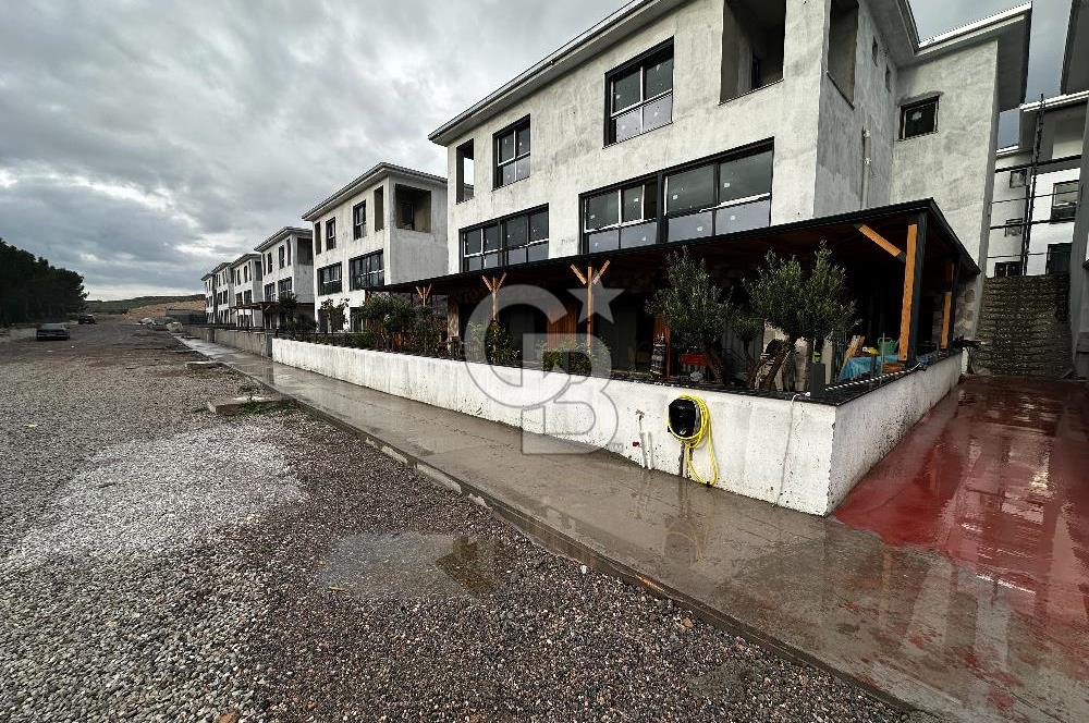 SEYREK VİLLAKENT YARGI VİLLALARINDA SATILIK BAHÇELİ 4+1 DAİRE