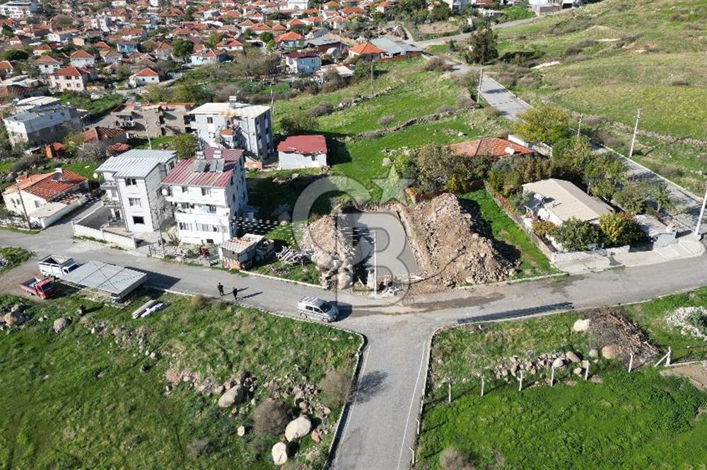 ALİAĞA HELVACI HATUNDERE DE MÜSTAKİL PARSEL KÖŞE İMARLI ARSA