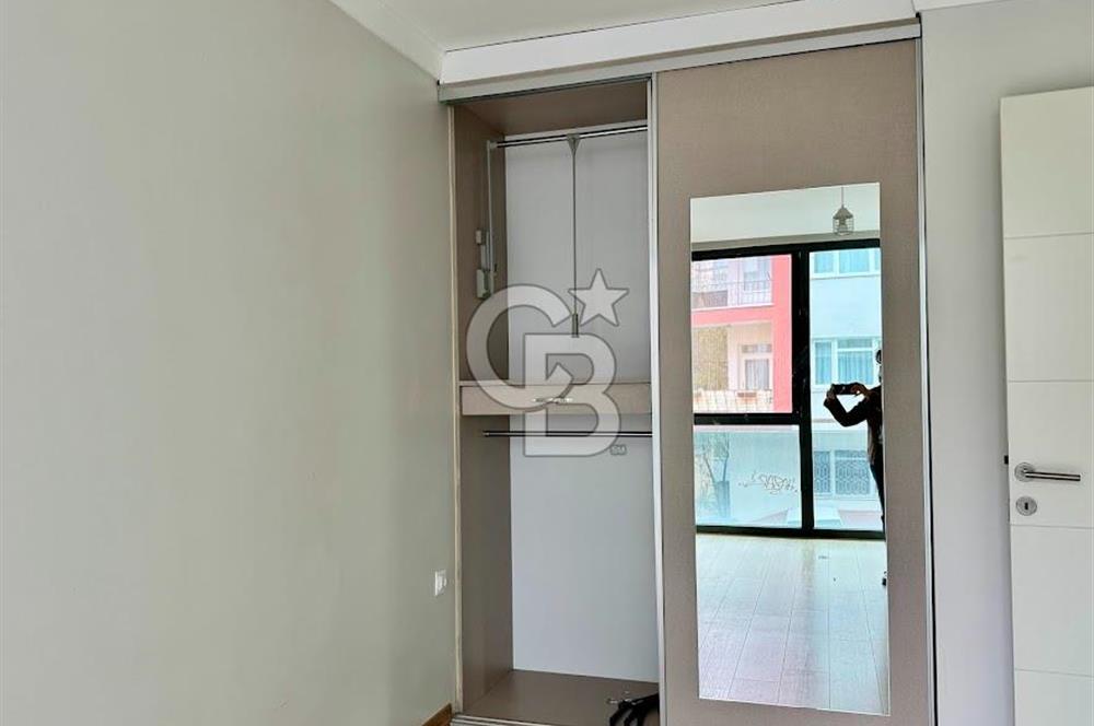 KAVAKLIDERE BAĞIŞ SOKAK YENİ BİNADA GENİŞ KİRALIK 1+1 DAİRE