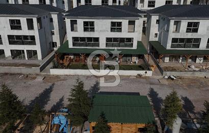 SEYREK VİLLAKENT YARGI VİLLALARINDA SATILIK BAHÇELİ 4+1 DAİRE