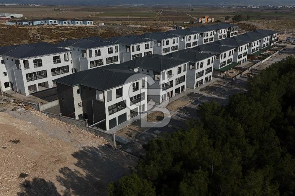 SEYREK VİLLAKENT YARGI VİLLALARINDA SATILIK BAHÇELİ 4+1 DAİRE