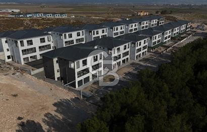 SEYREK VİLLAKENT YARGI VİLLALARINDA SATILIK BAHÇELİ 4+1 DAİRE