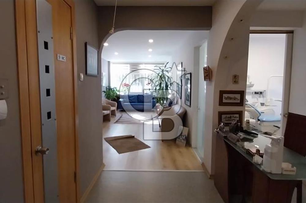 Bağdat Caddesi Feneryolu Kiralık 4+1 Giriş Kat  Hazır Muayenehane /Ofis/ Konut