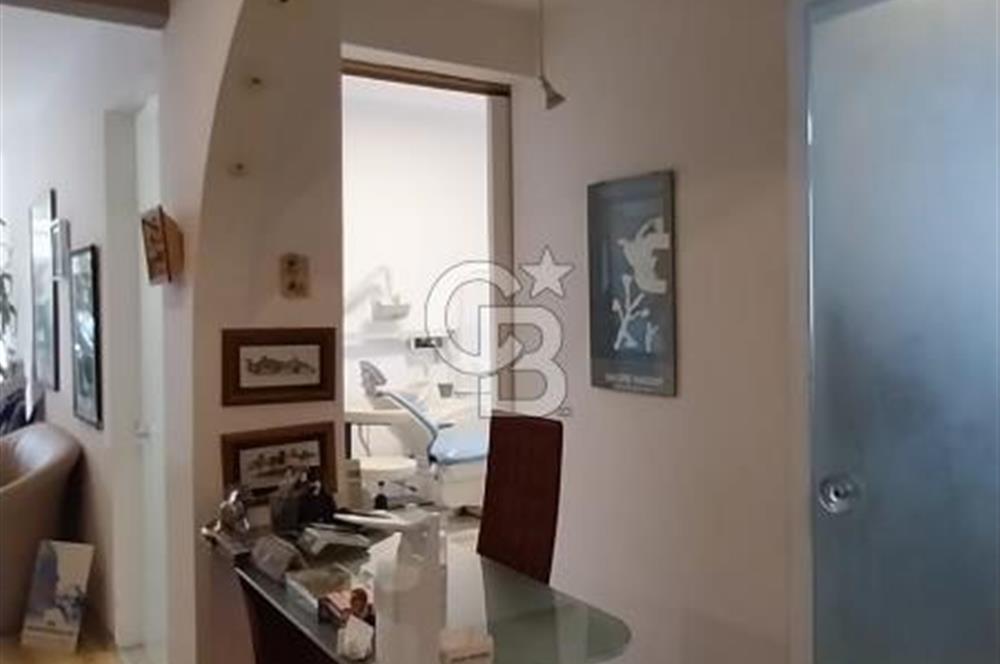 Bağdat Caddesi Feneryolu Kiralık 4+1 Giriş Kat  Hazır Muayenehane /Ofis/ Konut