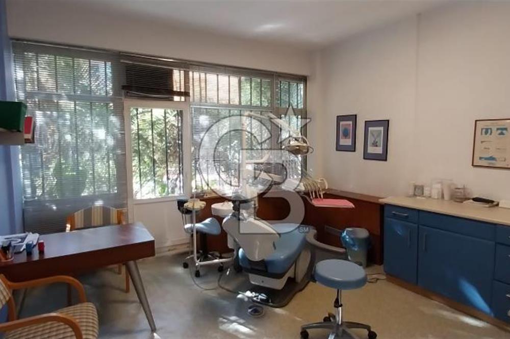 Bağdat Caddesi Feneryolu Kiralık 4+1 Giriş Kat  Hazır Muayenehane /Ofis/ Konut