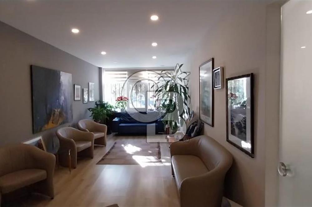 Bağdat Caddesi Feneryolu Kiralık 4+1 Giriş Kat  Hazır Muayenehane /Ofis/ Konut