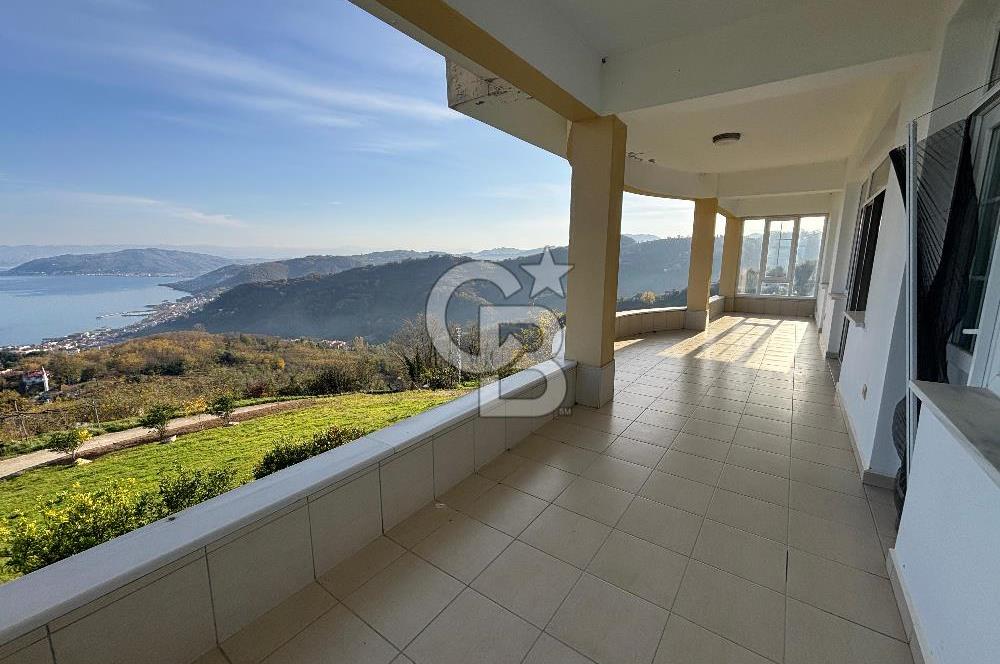 Kapıdan adım atar atmaz 'Biz burada yaşarız' dedirten 5.700 m2 içerisinde dubleks ev