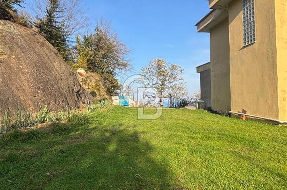 Kapıdan adım atar atmaz 'Biz burada yaşarız' dedirten 5.700 m2 içerisinde dubleks ev