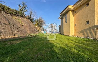 Kapıdan adım atar atmaz 'Biz burada yaşarız' dedirten 5.700 m2 içerisinde dubleks ev