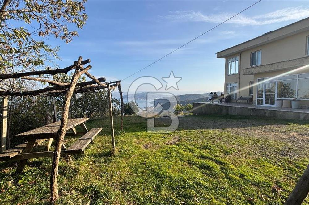 Kapıdan adım atar atmaz 'Biz burada yaşarız' dedirten 5.700 m2 içerisinde dubleks ev