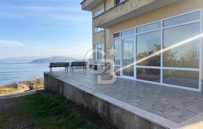 Kapıdan adım atar atmaz 'Biz burada yaşarız' dedirten 5.700 m2 içerisinde dubleks ev