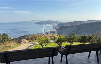 Kapıdan adım atar atmaz 'Biz burada yaşarız' dedirten 5.700 m2 içerisinde dubleks ev