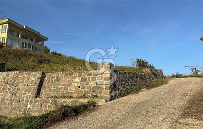 Kapıdan adım atar atmaz 'Biz burada yaşarız' dedirten 5.700 m2 içerisinde dubleks ev