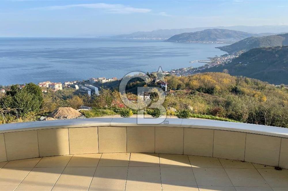 Kapıdan adım atar atmaz 'Biz burada yaşarız' dedirten 5.700 m2 içerisinde dubleks ev