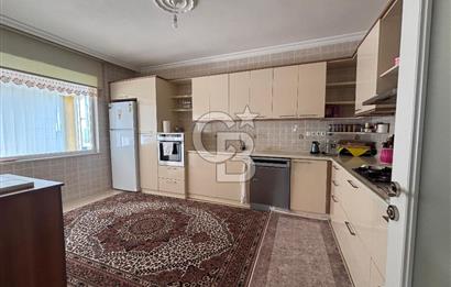 Kapıdan adım atar atmaz 'Biz burada yaşarız' dedirten 5.700 m2 içerisinde dubleks ev