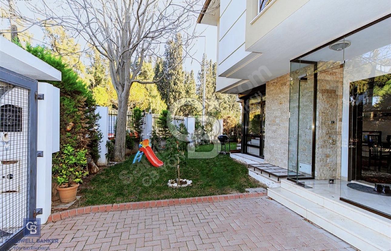 Forum Bornova Yakını Villalar Bölgesinde 4+2 Forleks Satılık Fırsat Villa