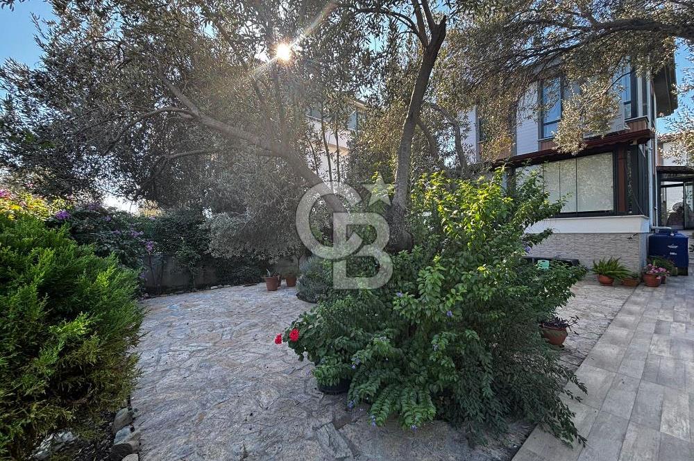 GÜRE AĞAÇLI YOLDA MÜSTAKİL BAHÇELİ 3+1 VİLLA