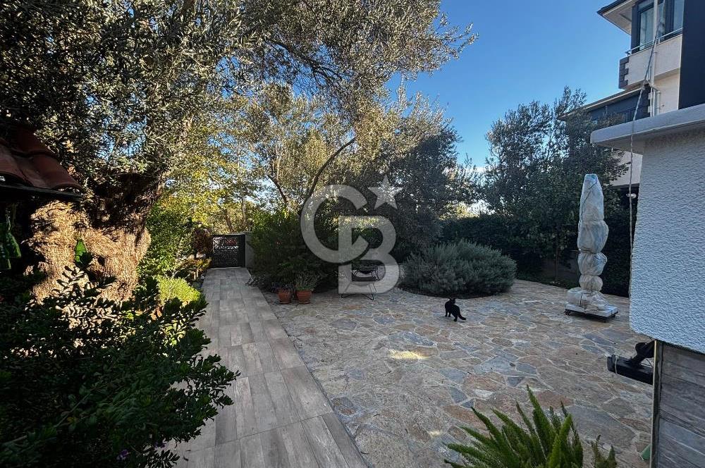 GÜRE AĞAÇLI YOLDA MÜSTAKİL BAHÇELİ 3+1 VİLLA