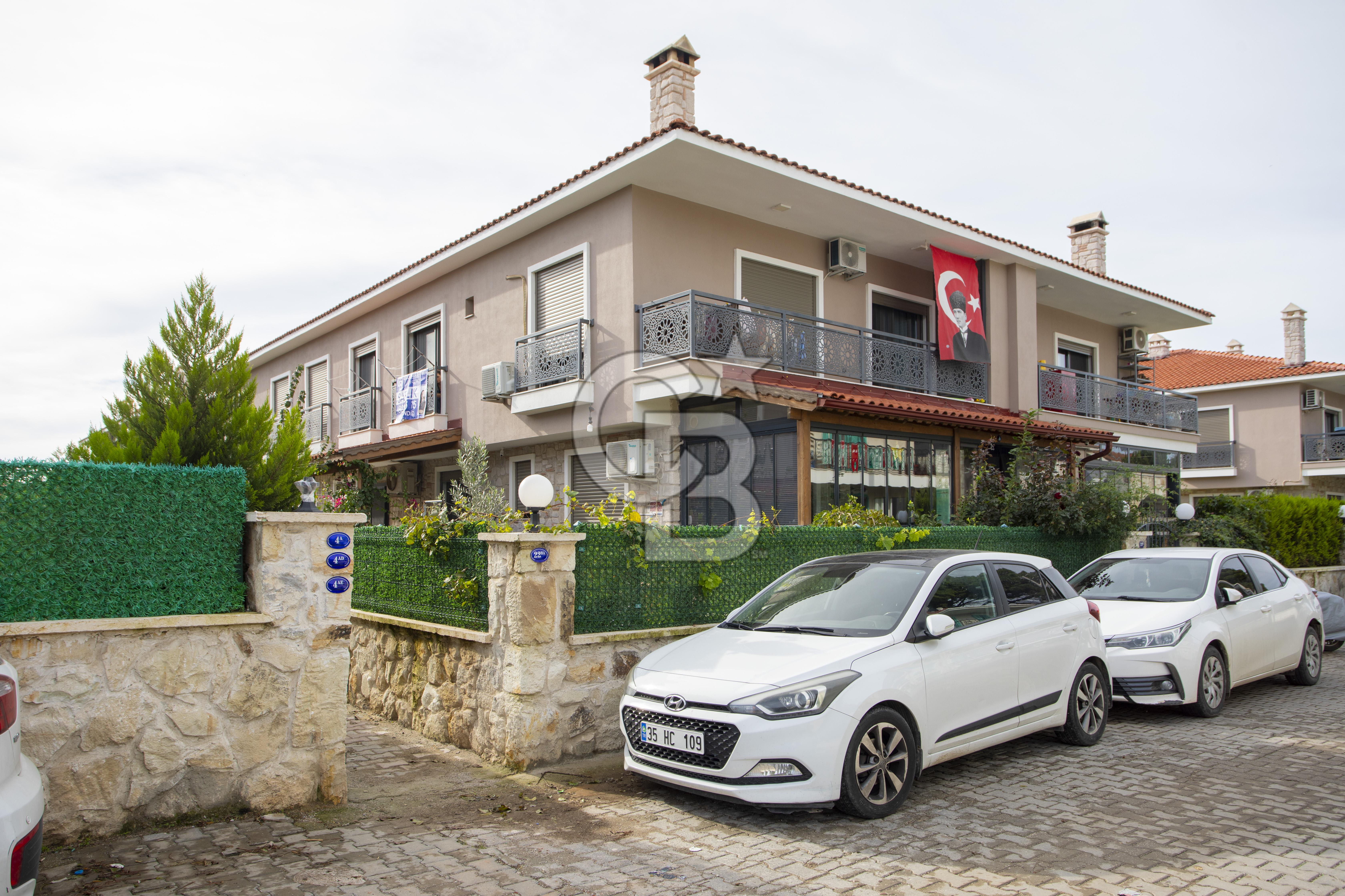 Foça Hacıveli Mah. Rüzgar Evleri Sitesinde Kiralık 2+1 Dubleks