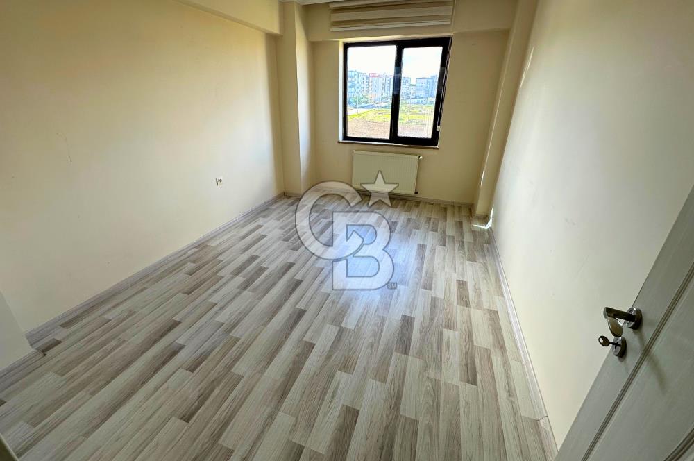 Çanakkale Esenler Kutluay Store 2'de Kiralık Ara Kat 3+1 Daire