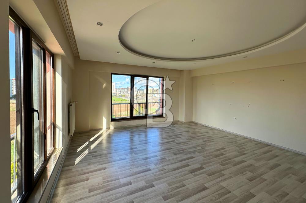 Çanakkale Esenler Kutluay Store 2'de Kiralık Ara Kat 3+1 Daire