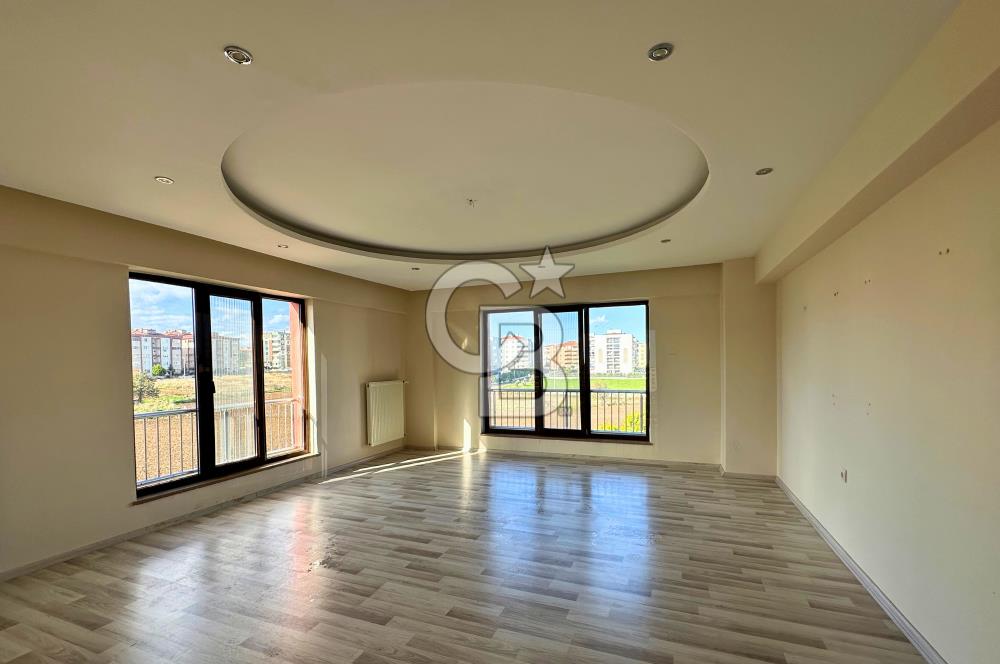 Çanakkale Esenler Kutluay Store 2'de Kiralık Ara Kat 3+1 Daire