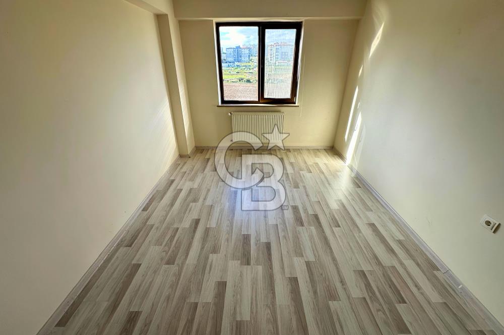 Çanakkale Esenler Kutluay Store 2'de Kiralık Ara Kat 3+1 Daire