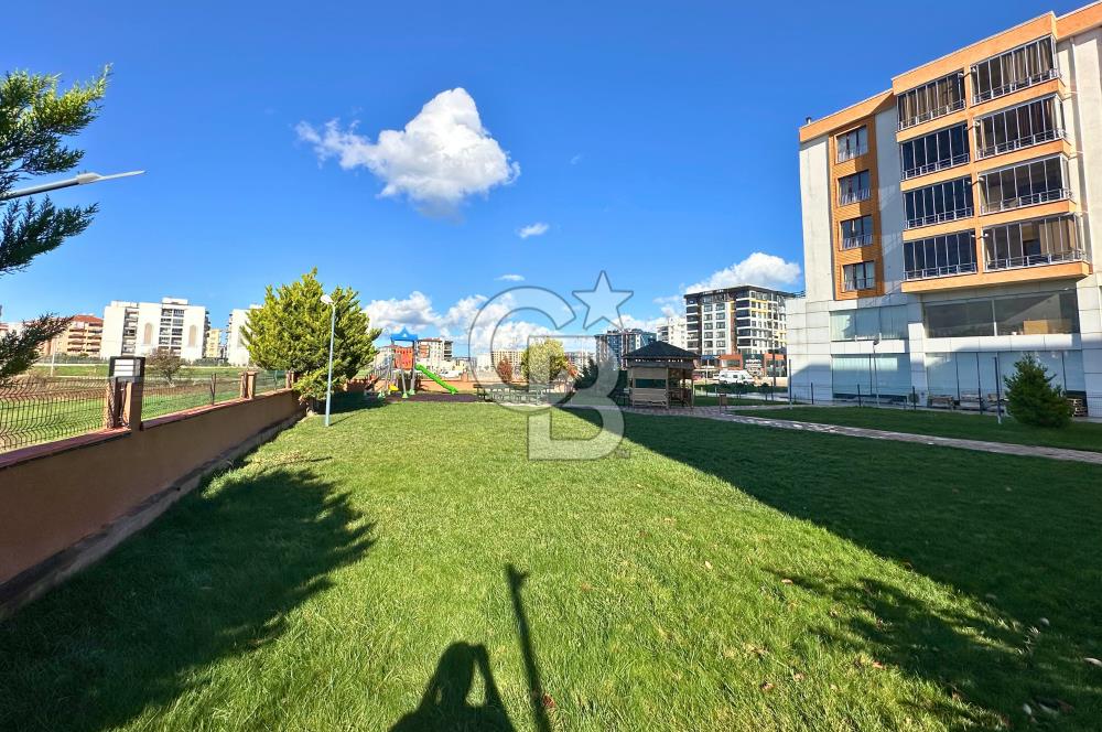 Çanakkale Esenler Kutluay Store 2'de Kiralık Ara Kat 3+1 Daire