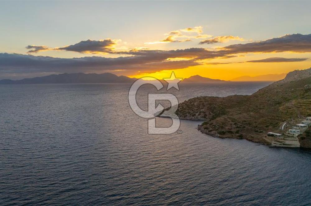 CB MARİNA' DAN BOZBURUN'DA DENİZE SIFIR SATILIK