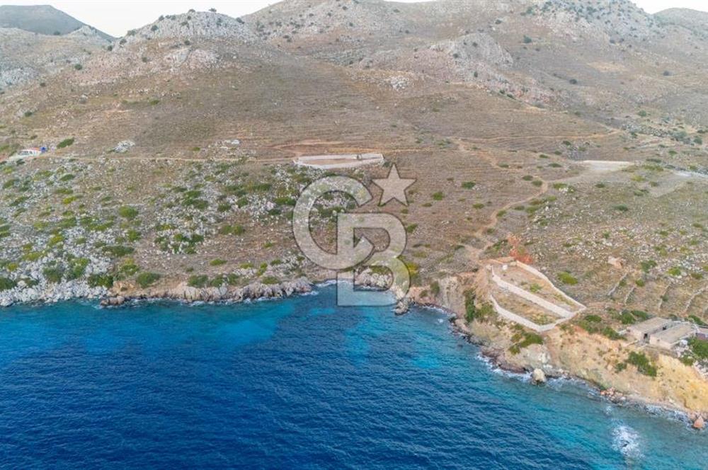 CB MARİNA' DAN BOZBURUN'DA DENİZE SIFIR SATILIK