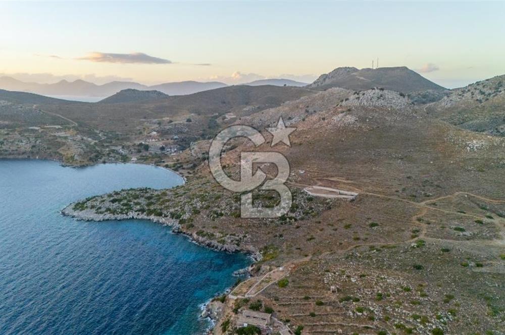 CB MARİNA' DAN BOZBURUN'DA DENİZE SIFIR SATILIK