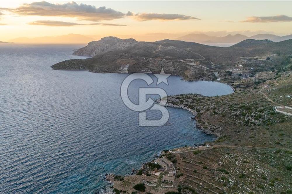 CB MARİNA' DAN BOZBURUN'DA DENİZE SIFIR SATILIK