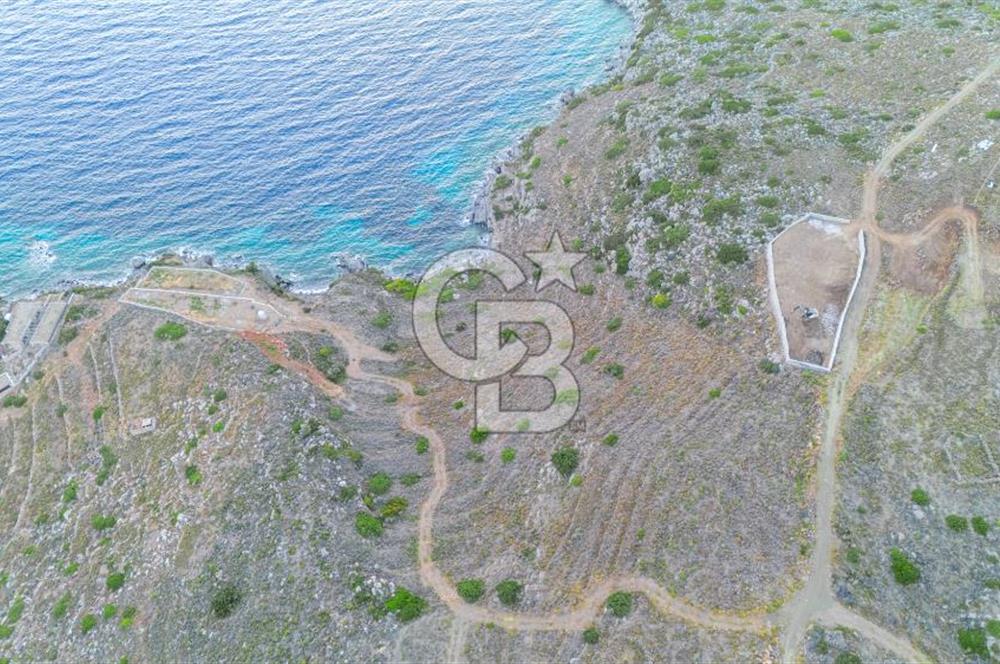 CB MARİNA' DAN BOZBURUN'DA DENİZE SIFIR SATILIK