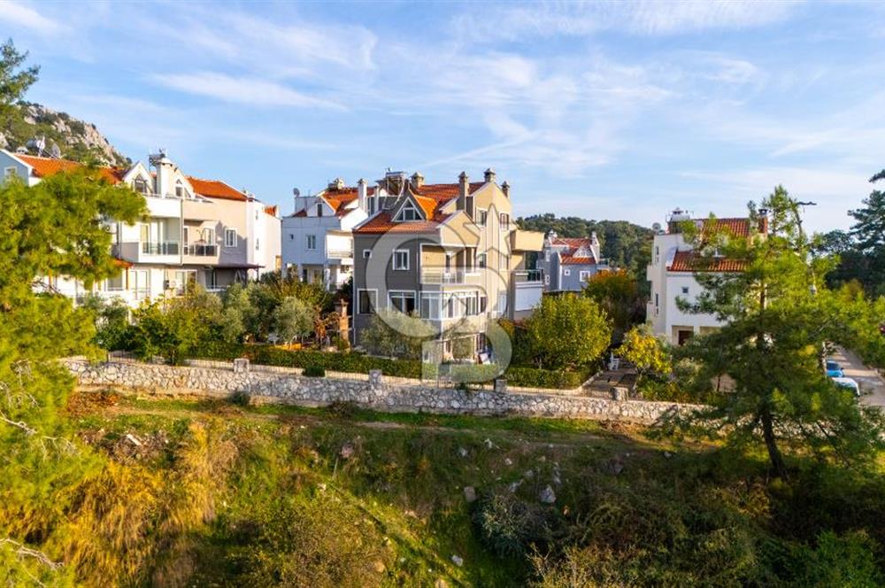 CB MARİNA'DAN ÖRNEKKENT SİTESİNDE FORLEKS VİLLA 