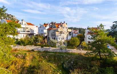 CB MARİNA'DAN ÖRNEKKENT SİTESİNDE FORLEKS VİLLA 