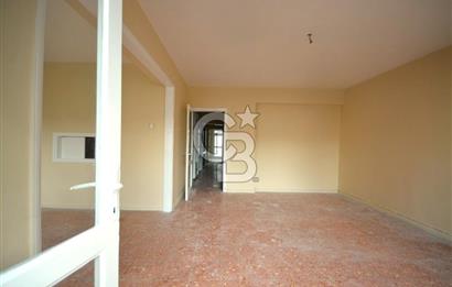 Karşıyaka Kilise Sokağında Satılık 125m2 3+1 Daire