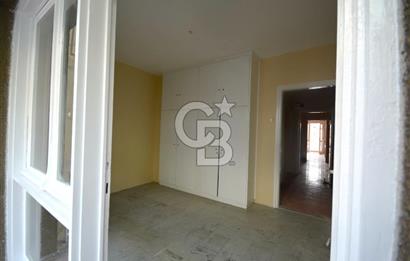 Karşıyaka Kilise Sokağında Satılık 125m2 3+1 Daire