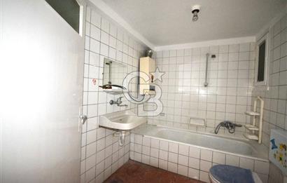 Karşıyaka Kilise Sokağında Satılık 125m2 3+1 Daire