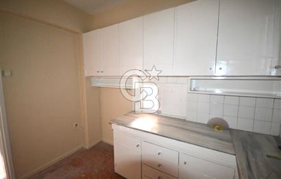 Karşıyaka Kilise Sokağında Satılık 125m2 3+1 Daire