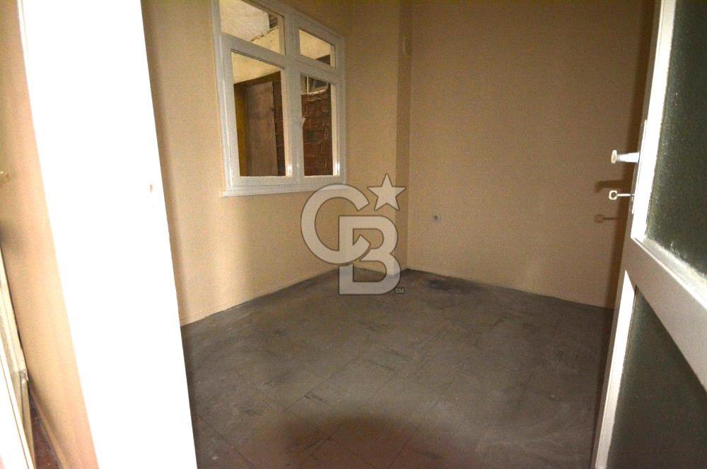 Karşıyaka Kilise Sokağında Satılık 125m2 3+1 Daire