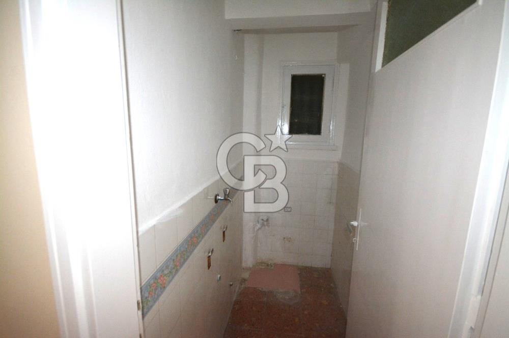 Karşıyaka Kilise Sokağında Satılık 125m2 3+1 Daire