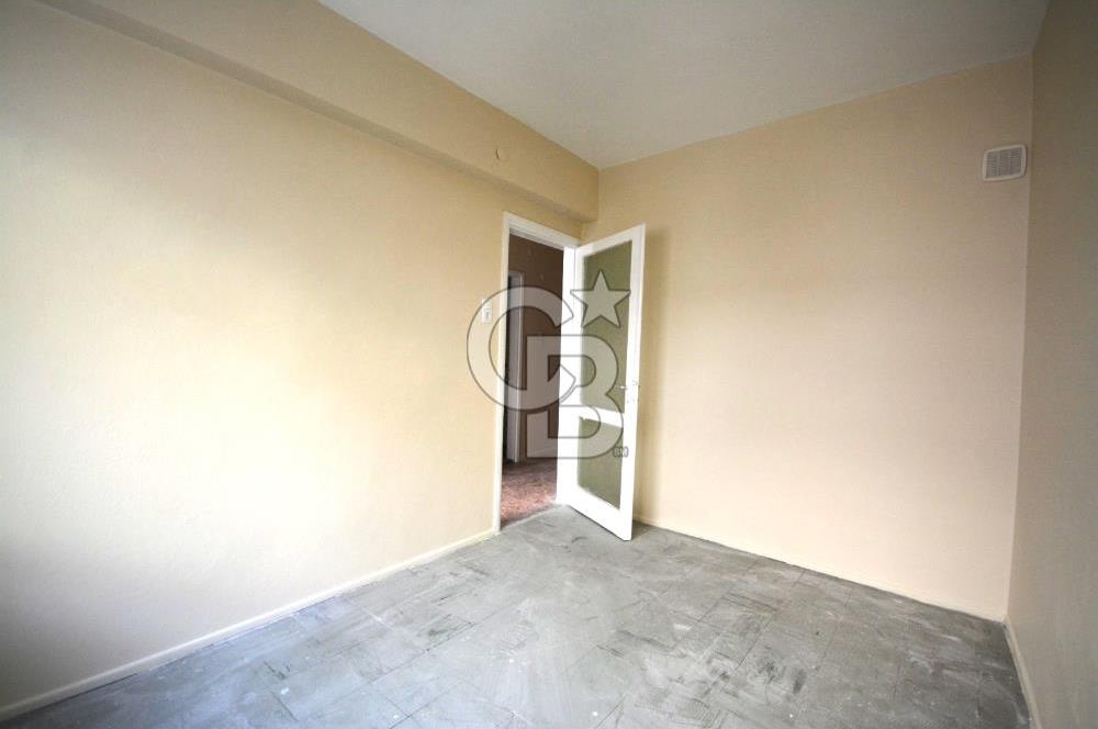 Karşıyaka Kilise Sokağında Satılık 125m2 3+1 Daire