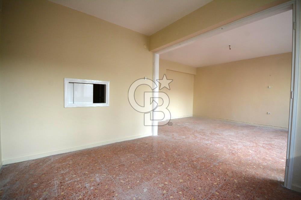 Karşıyaka Kilise Sokağında Satılık 125m2 3+1 Daire