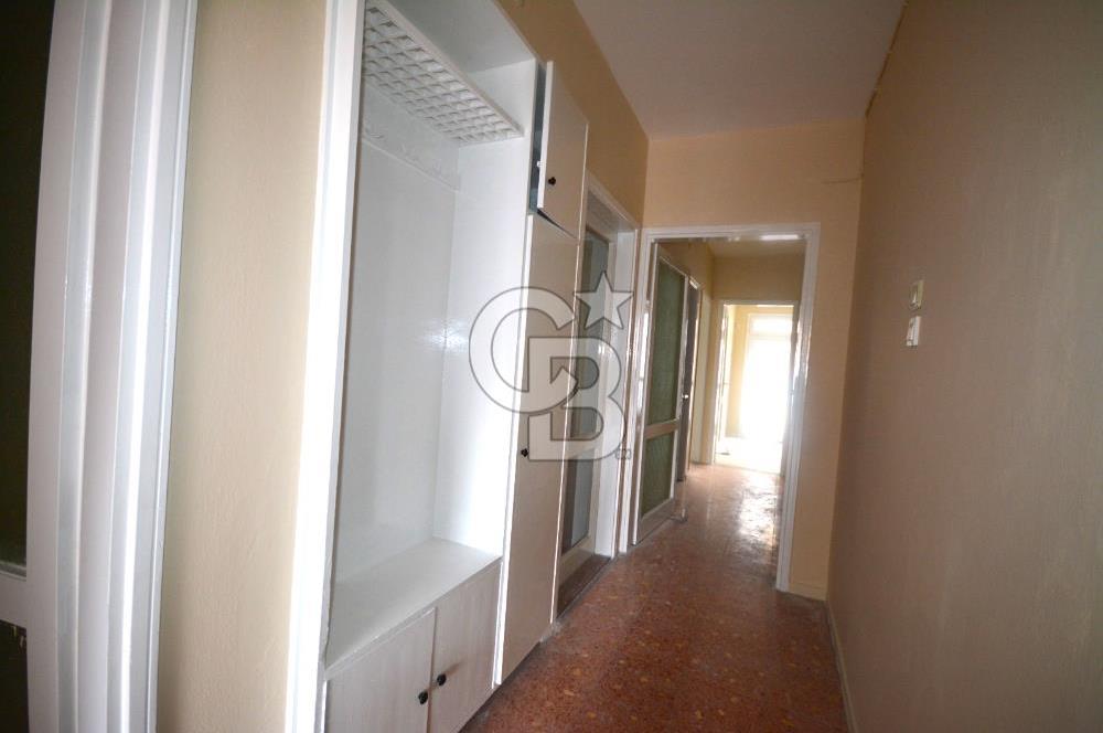 Karşıyaka Kilise Sokağında Satılık 125m2 3+1 Daire