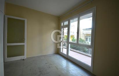 Karşıyaka Kilise Sokağında Satılık 125m2 3+1 Daire