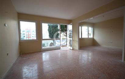 Karşıyaka Kilise Sokağında Satılık 125m2 3+1 Daire