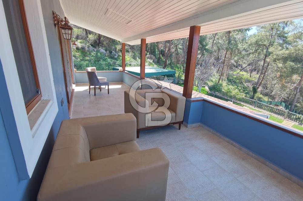 Hisarönü'nde Manzaralı,Ruhsatlı, Müstakil Geniş Aile Villası