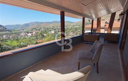 Hisarönü'nde Manzaralı,Ruhsatlı, Müstakil Geniş Aile Villası