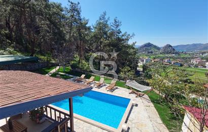 Hisarönü'nde Manzaralı,Ruhsatlı, Müstakil Geniş Aile Villası